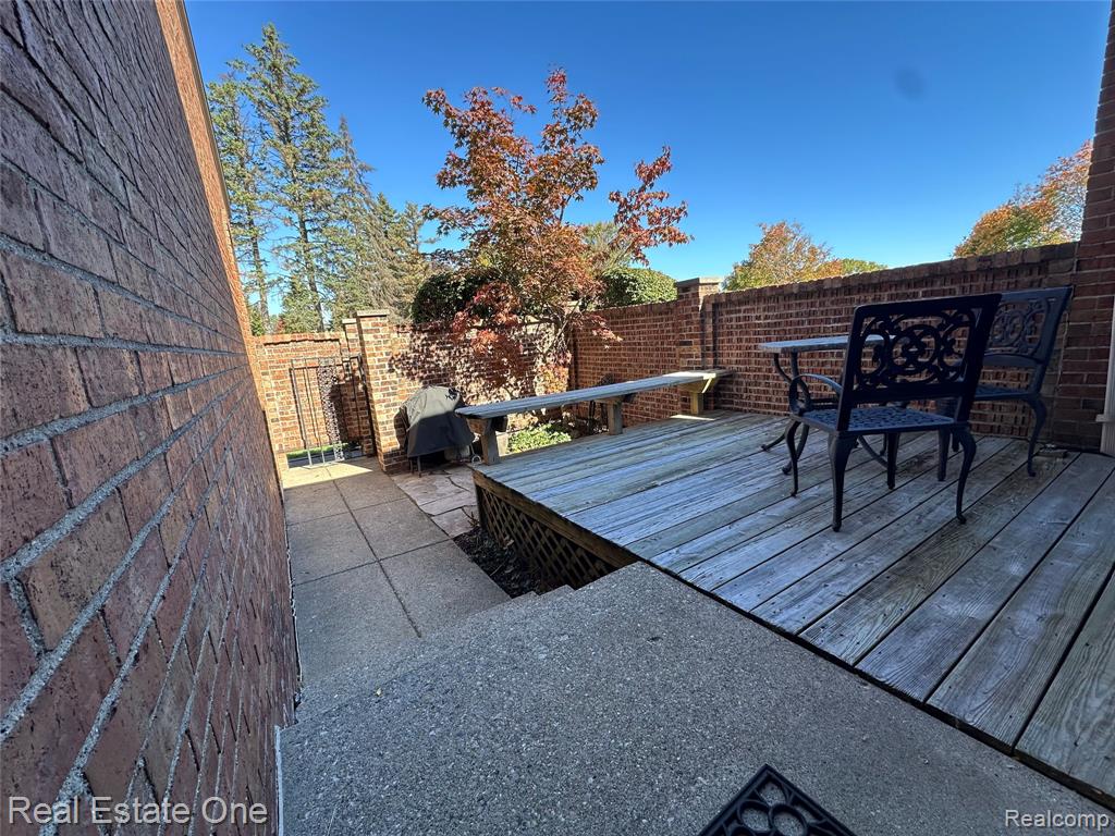 410 Willow Grove Lane, Rochester Hills, MI 48307 — Photo 37
