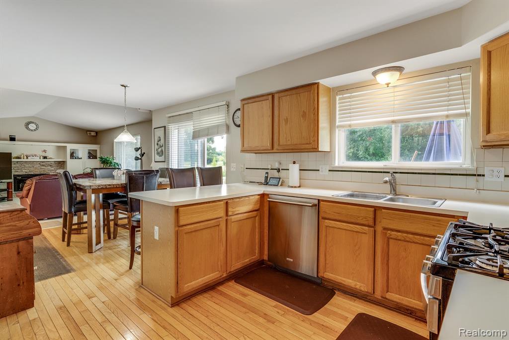 4717 SYCAMORE Drive, Ypsilanti, MI 48197 — Photo 18