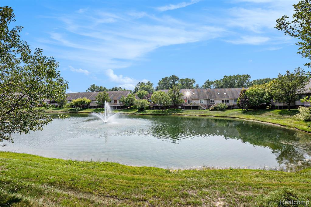 5477 Victory Circle, Sterling Heights, MI 48310 — Photo 28
