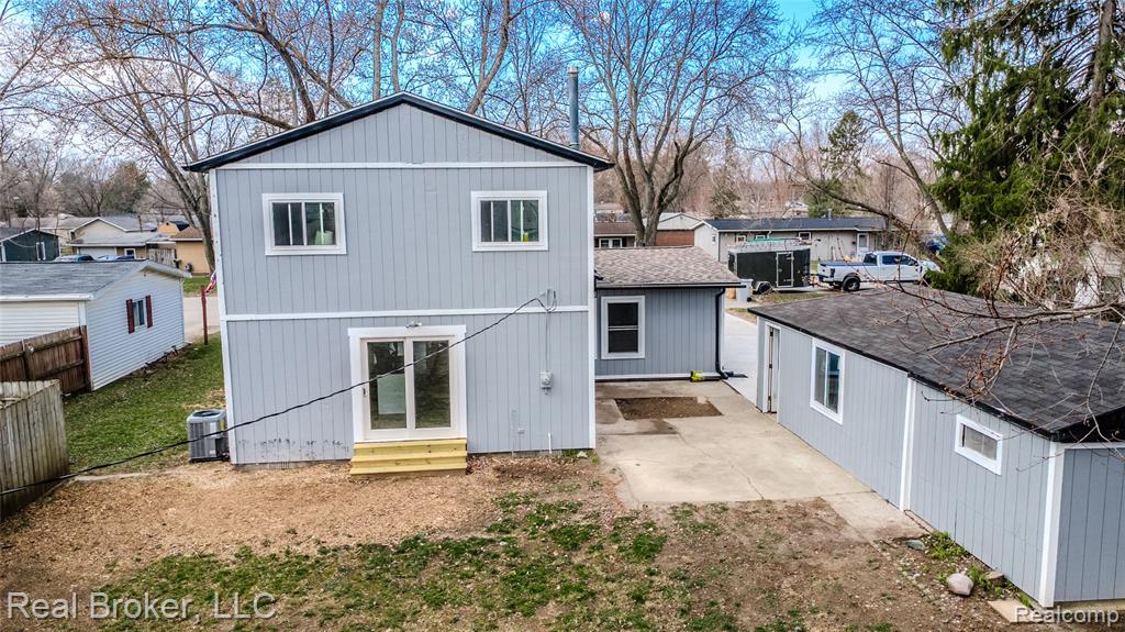 6351 Beth, Brighton, MI 48116 — Photo 38