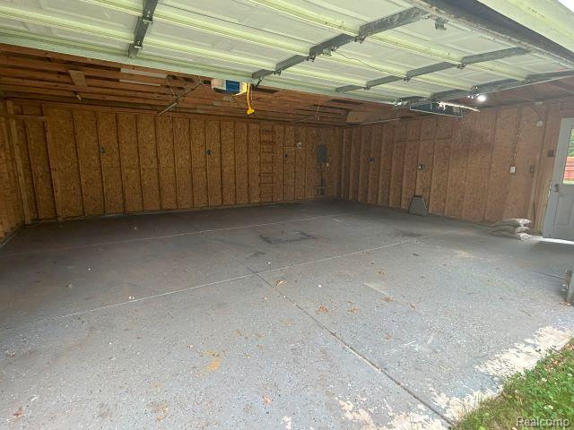 9151 CHAUMONT Drive, Commerce Twp, MI 48382 — Photo 17
