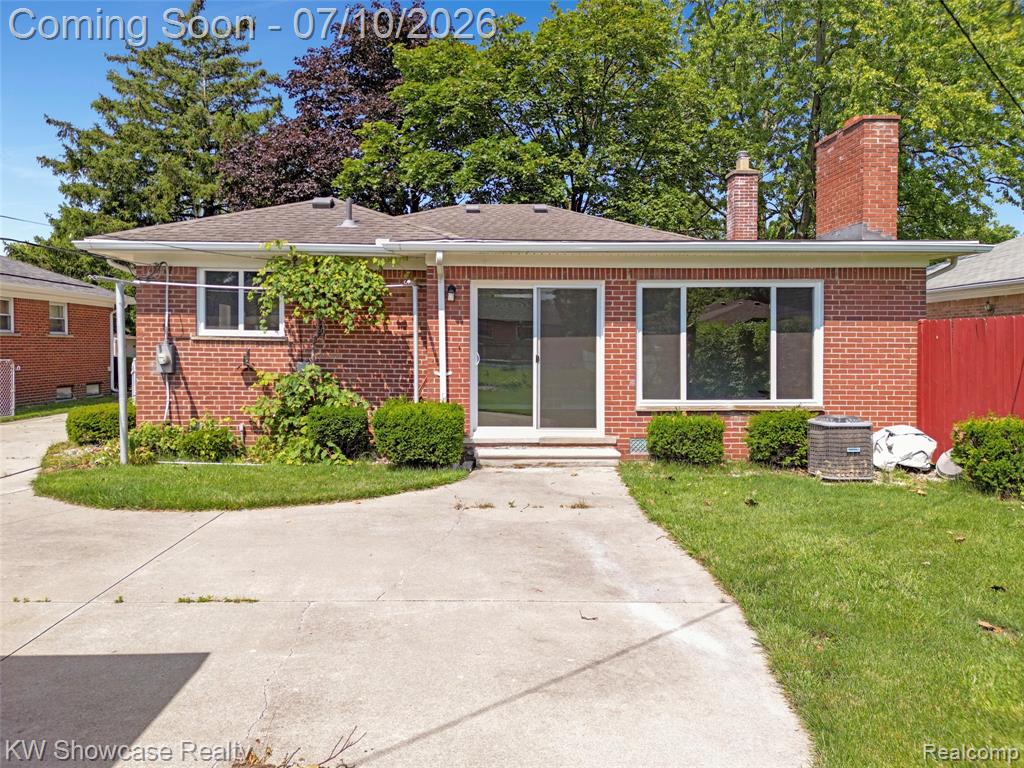 8936 Merriman Road, Livonia, MI 48150 — Photo 8
