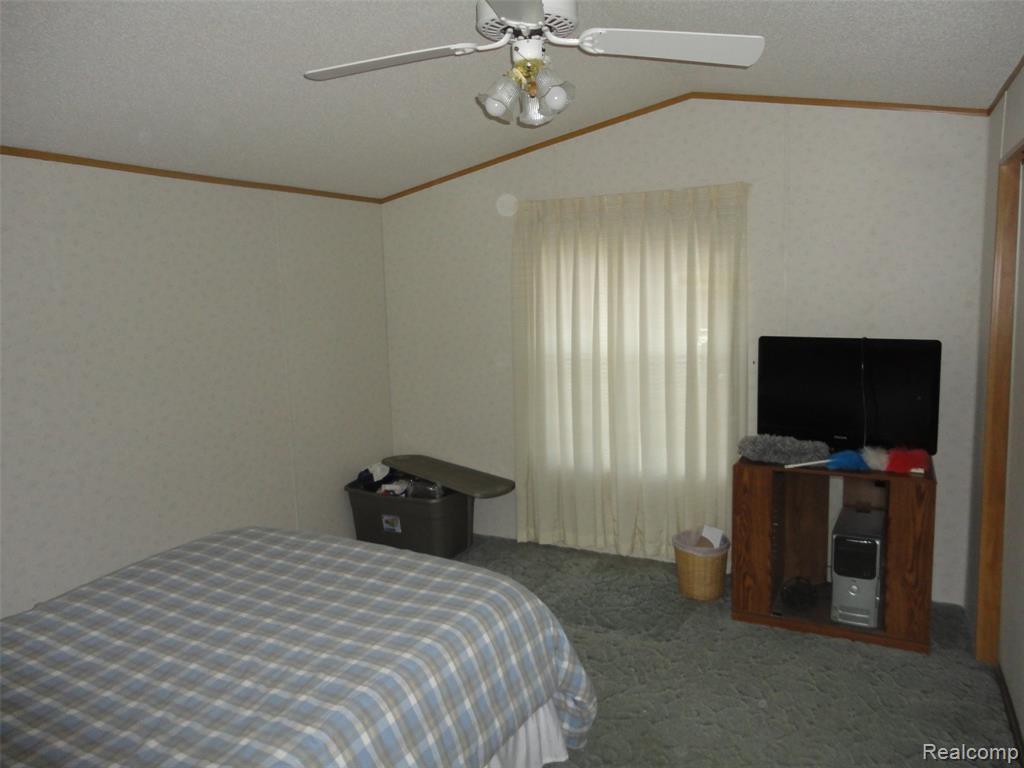 415 Midlands, Temperance, MI 48182 — Photo 5