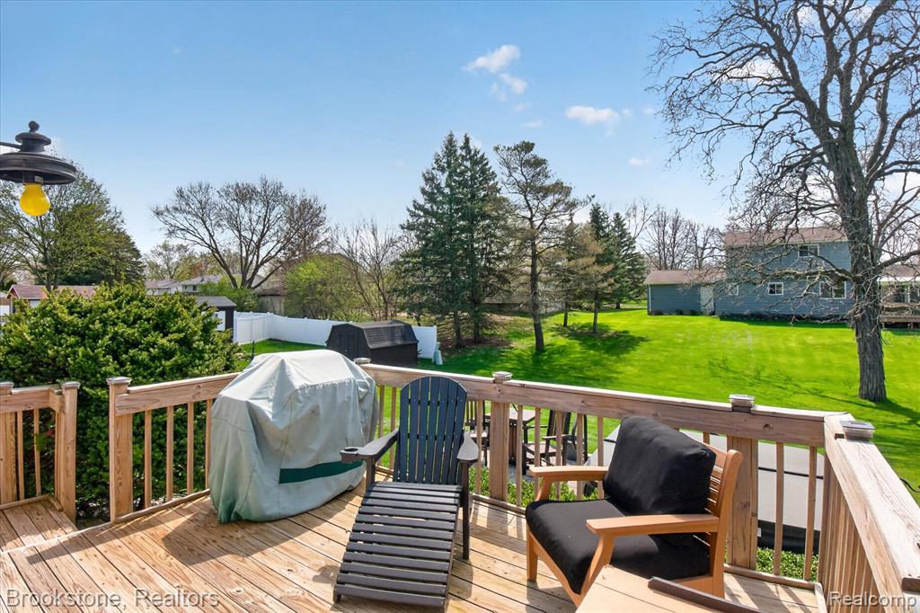 1086 Risecliff Drive, Grand Blanc, MI 48439 — Photo 28