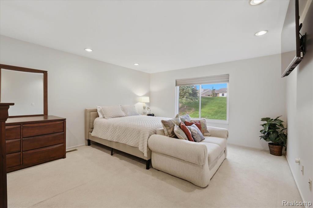 6680 Ridgefield Circle, 101, West Bloomfield, MI — Photo 20