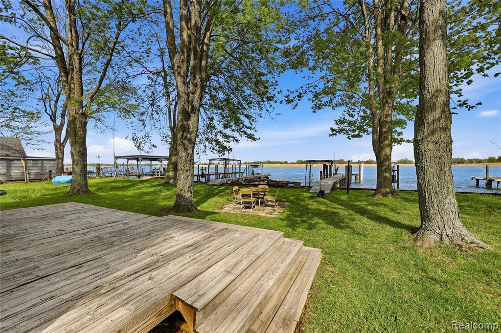 6556 Dickinson Island, Algonac, MI 48001 — Photo 30