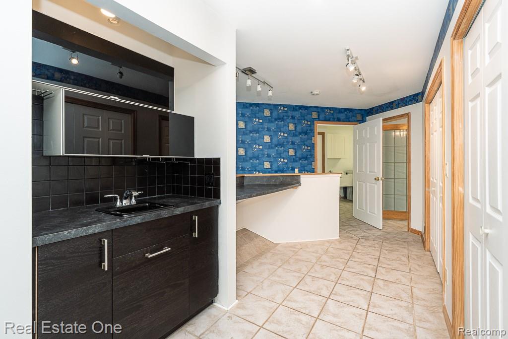 2670 Spring Grove Drive, Brighton, MI 48114 — Photo 17
