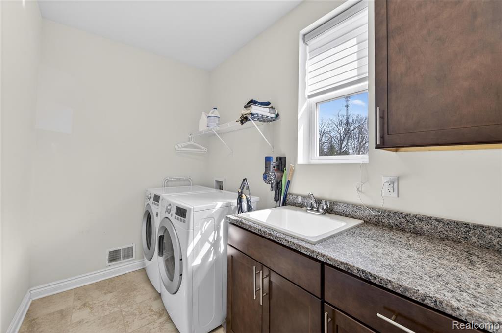 2942 Montgomery Circle, Walled Lake, MI 48390 — Photo 28