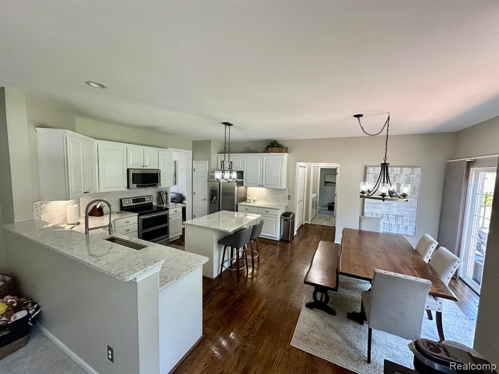 48798 MANHATTAN Circle, Canton, MI 48188 — Photo 18