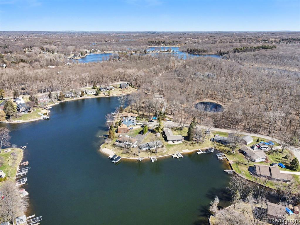 11591 PLEASANT VIEW Drive, Pinckney, MI 48169 — Photo 31