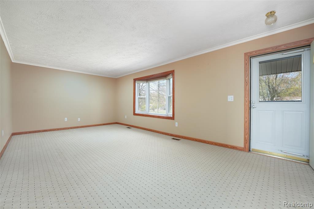 11891 Post Lane, South Lyon, MI 48178 — Photo 9