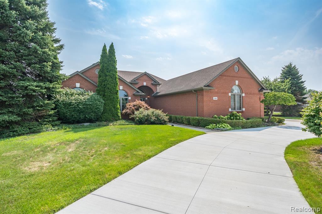 51384 Indian Pointe Drive, Macomb, MI 48042 — Photo 29