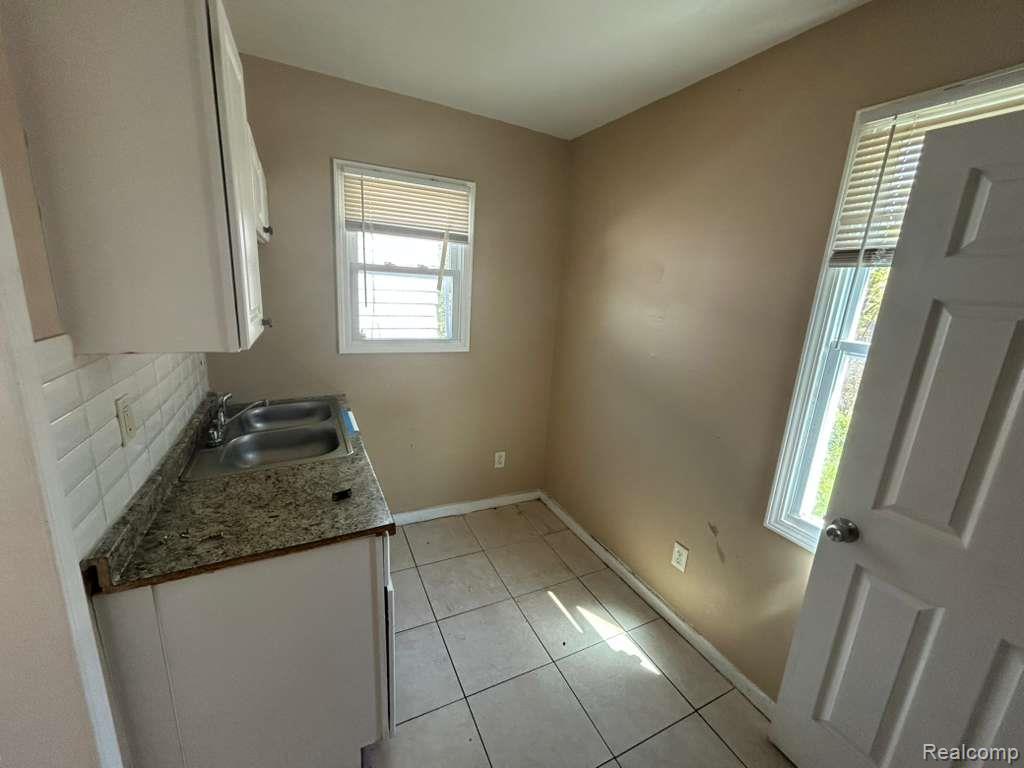 6078 Plainview Avenue, Detroit, MI 48228 — Photo 7