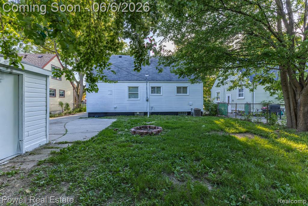 25246 Hayes Road, Roseville, MI 48066 — Photo 24