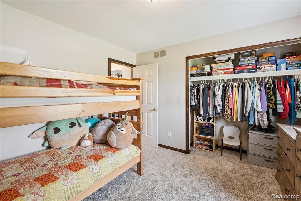 493 Cloverview Lane, Howell, MI 48843 — Photo 28