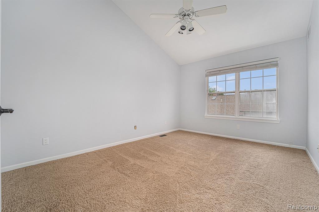 170 Allenhurst Avenue, Royal Oak, MI 48067 — Photo 12
