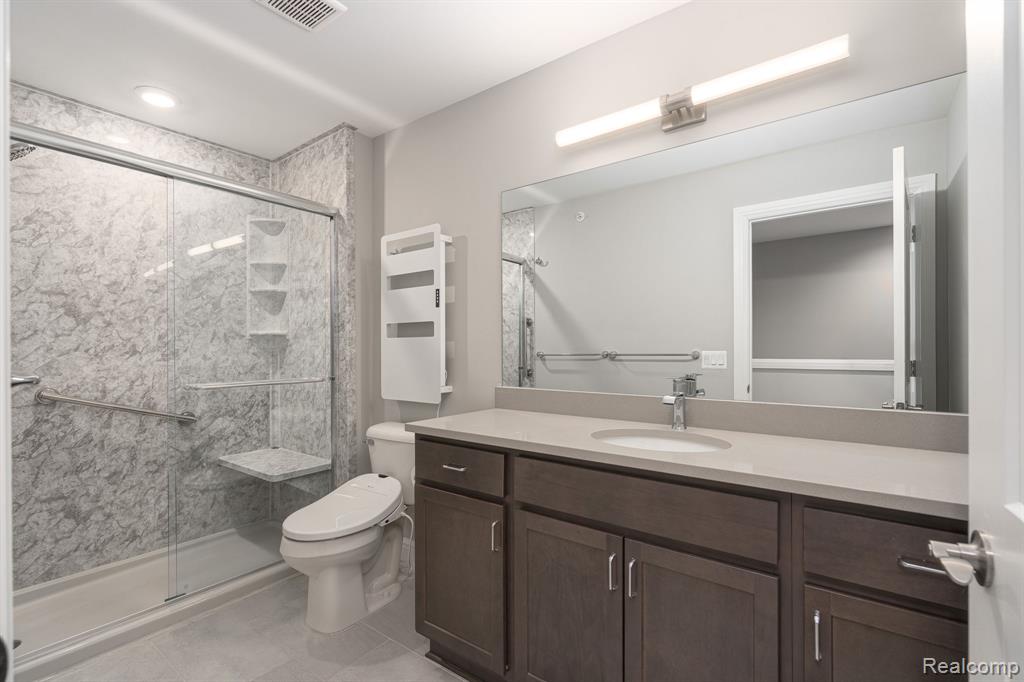 7484 Gramercy Circle, West Bloomfield, MI — Photo 33