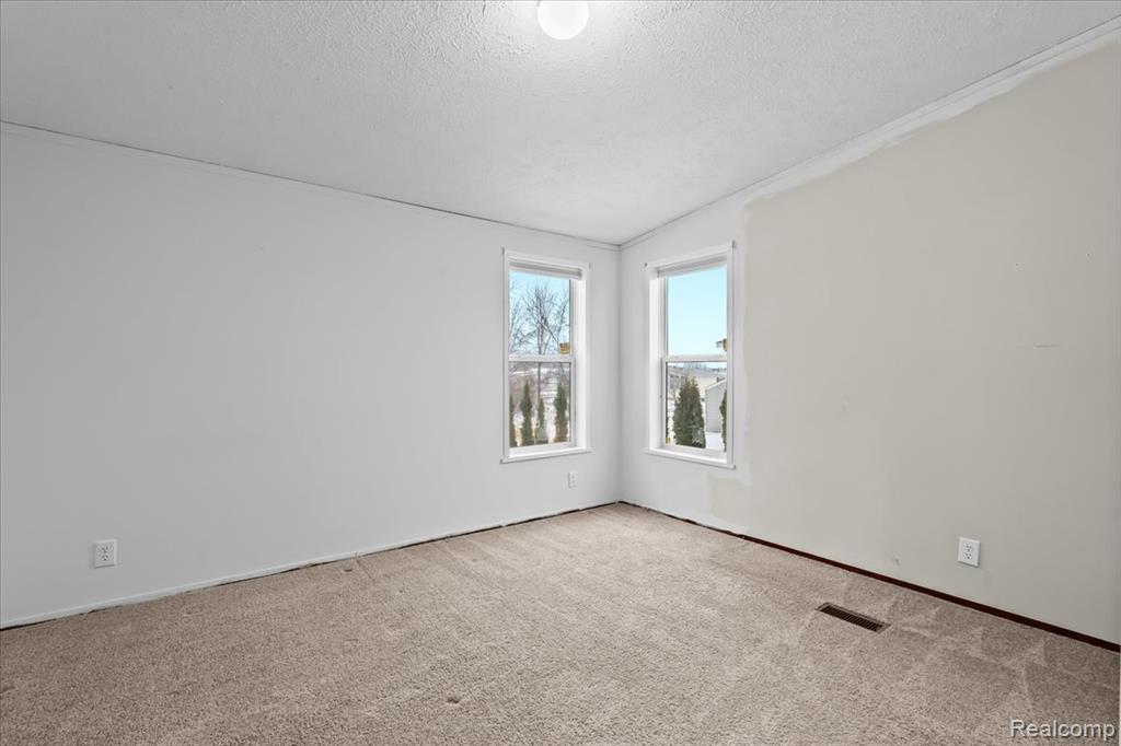 11214 Woodchester Court, South Lyon, MI 48178 — Photo 17