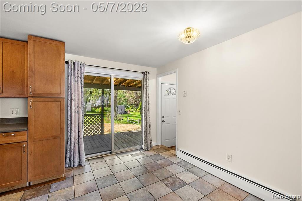 2795 Woodbury Street, Walled Lake, MI 48390 — Photo 9