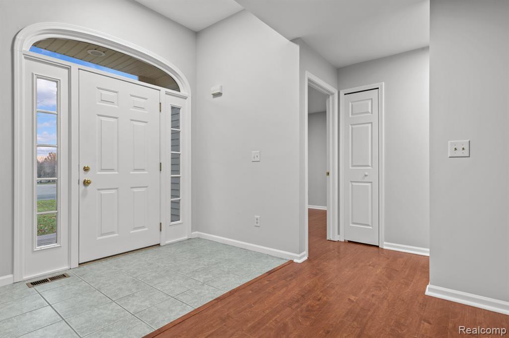 1670 W Ellsworth Road, Ann Arbor, MI 48108 — Photo 2