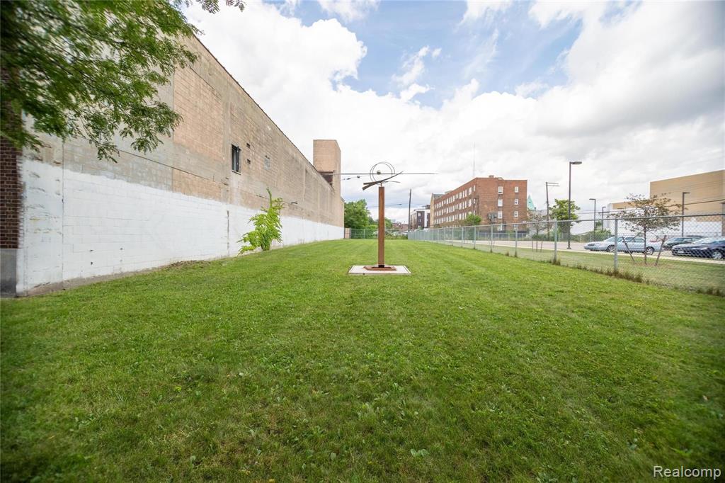 470 BRAINARD Street, Detroit, MI 48201 — Photo 48