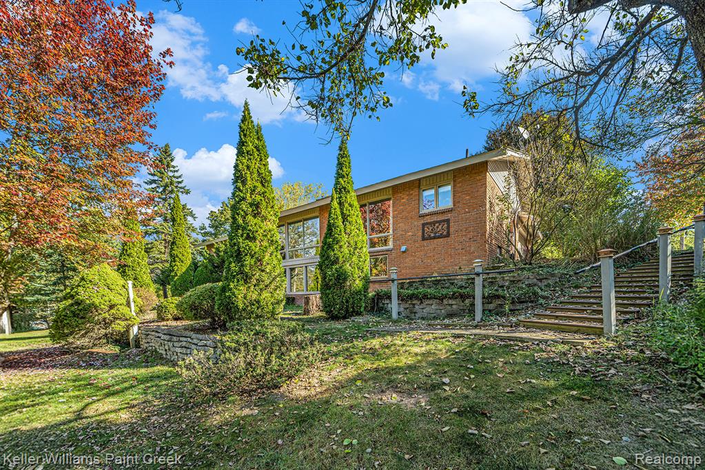6720 Castle Drive, Bloomfield Hills, MI 48301 — Photo 24