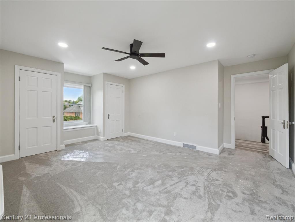 21120 Halsted Road, Farmington Hills, MI 48167 — Photo 23