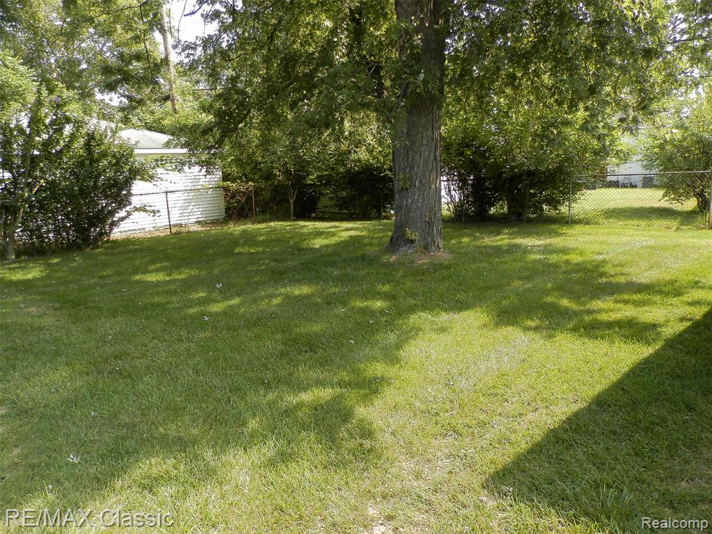 7736 Berwick Drive, Westland, MI — Photo 26