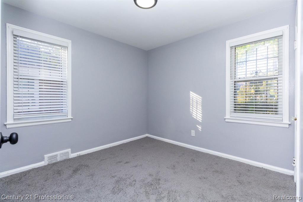 18951 Edinborough Road, Detroit, MI 48219 — Photo 15