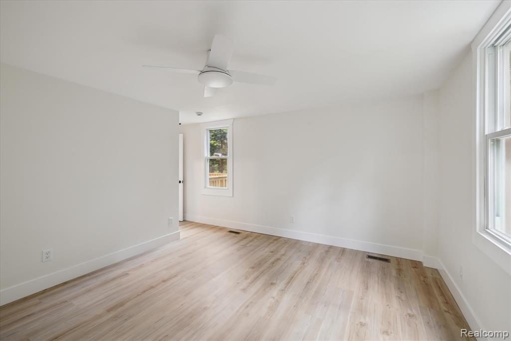 11240 Silver Lake Road, Byron, MI 48418 — Photo 15