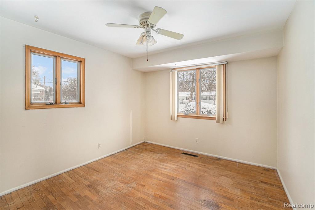 4418 Ashlawn Drive, Flint, MI 48507 — Photo 13