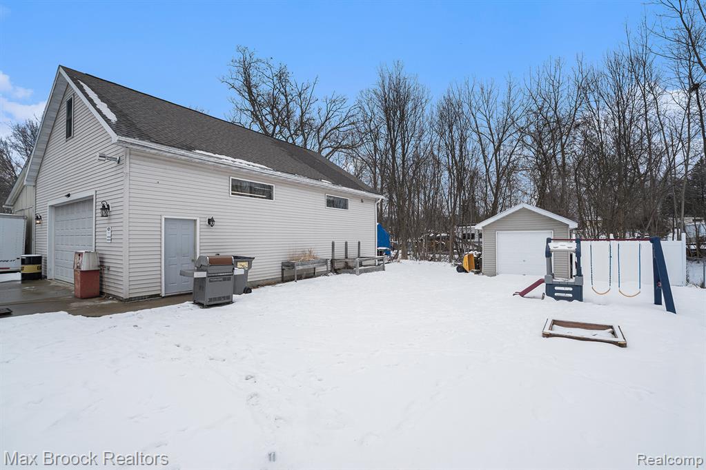 11412 Delmar Drive, Fenton, MI 48430 — Photo 40