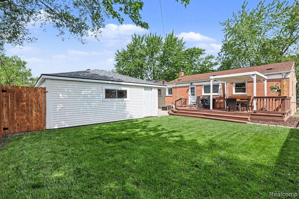 332 E Parker Avenue, Madison Heights, MI 48071 — Photo 35