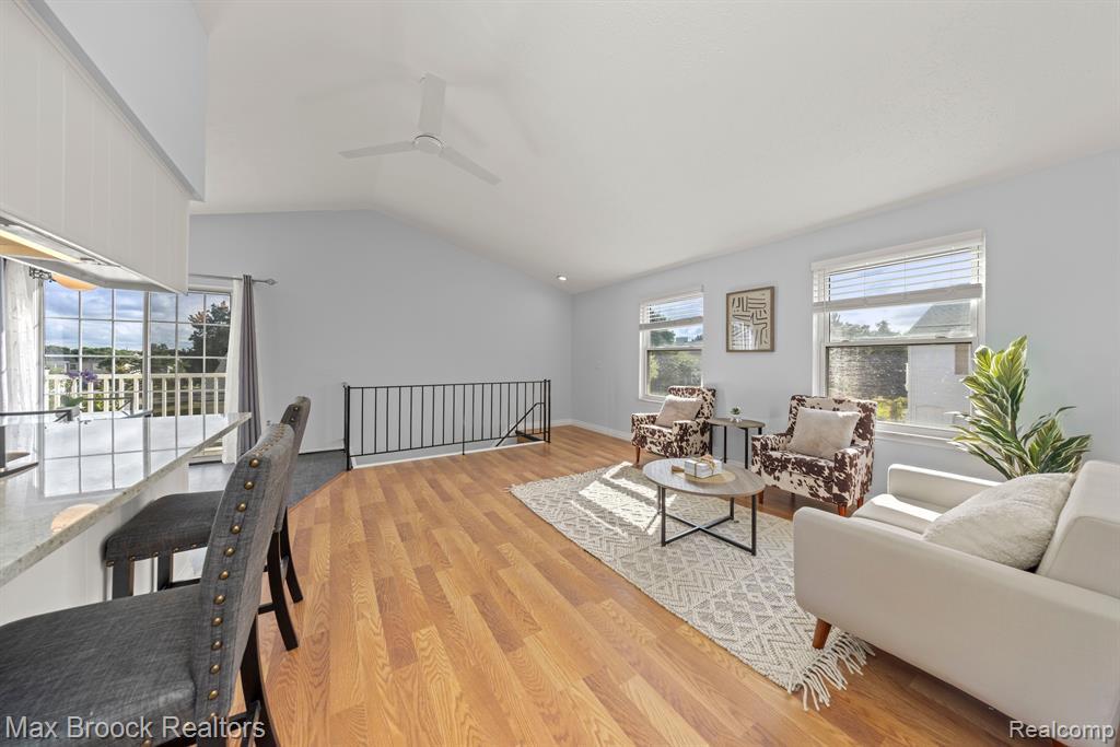 1556 MARINER Drive, Walled Lake, MI 48390 — Photo 9