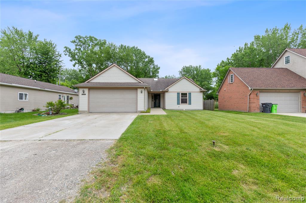 39562 Macomber Street, Harrison Township, MI — Photo 2