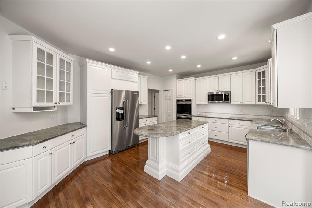 7258 CRACKLING CREEK Circle, West Bloomfield, MI — Photo 10