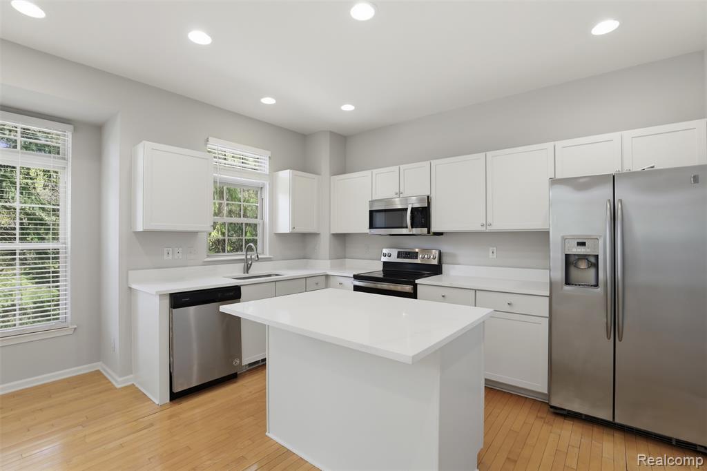 4368 Gateway Circle, West Bloomfield, MI — Photo 15