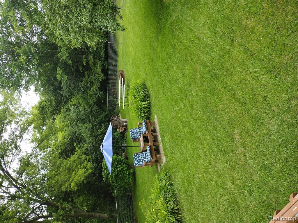 675 Montana Street, Marysville, MI 48040 — Photo 7