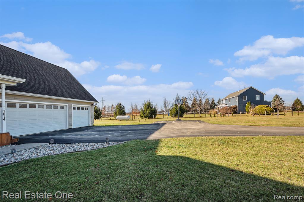 1074 Deer Valley Valley, Manchester, MI 48158 — Photo 38