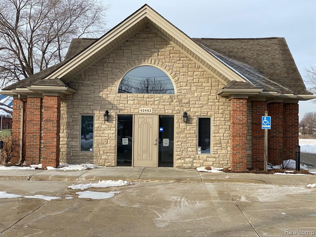 42473 GARFIELD Road, Clinton Twp, MI 48038 — front exterior