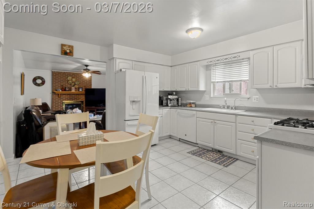 42195 Briarcliff Court, Canton, MI 48187 — Photo 8