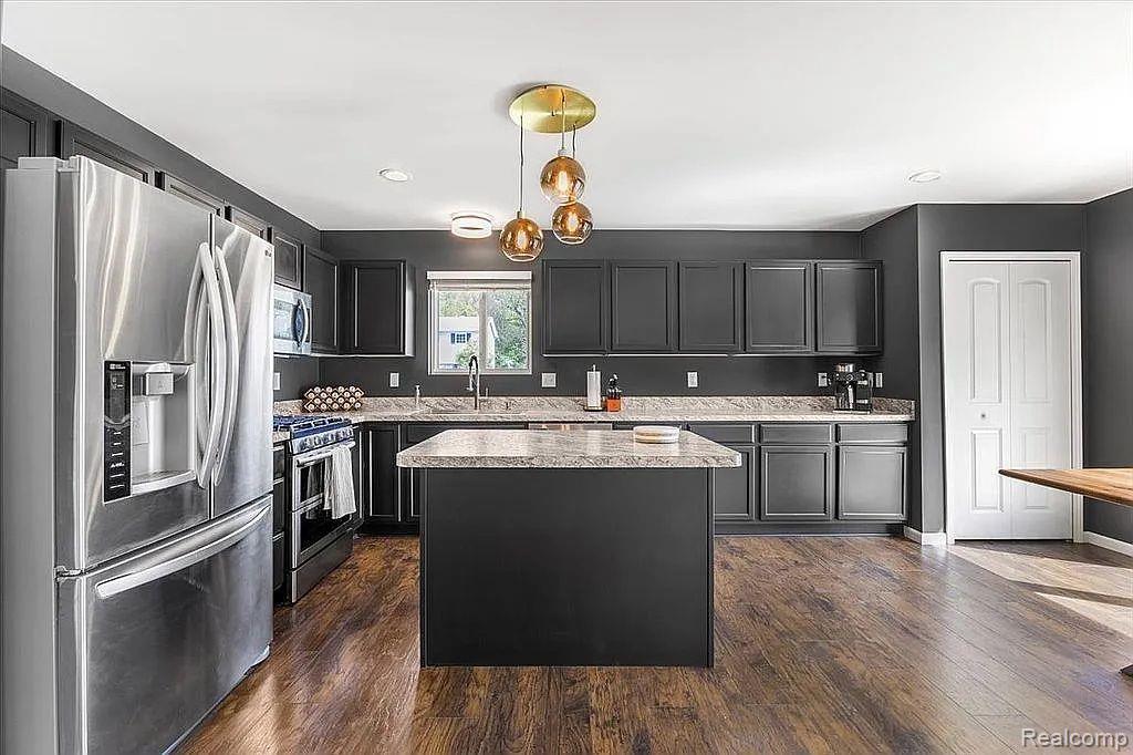 6576 SKYLAR Lane, Waterford, MI 48327 — Photo 11