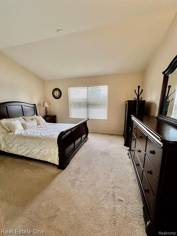 240 WINDING BROOK, 104, Commerce Twp, MI 48390 — Photo 19