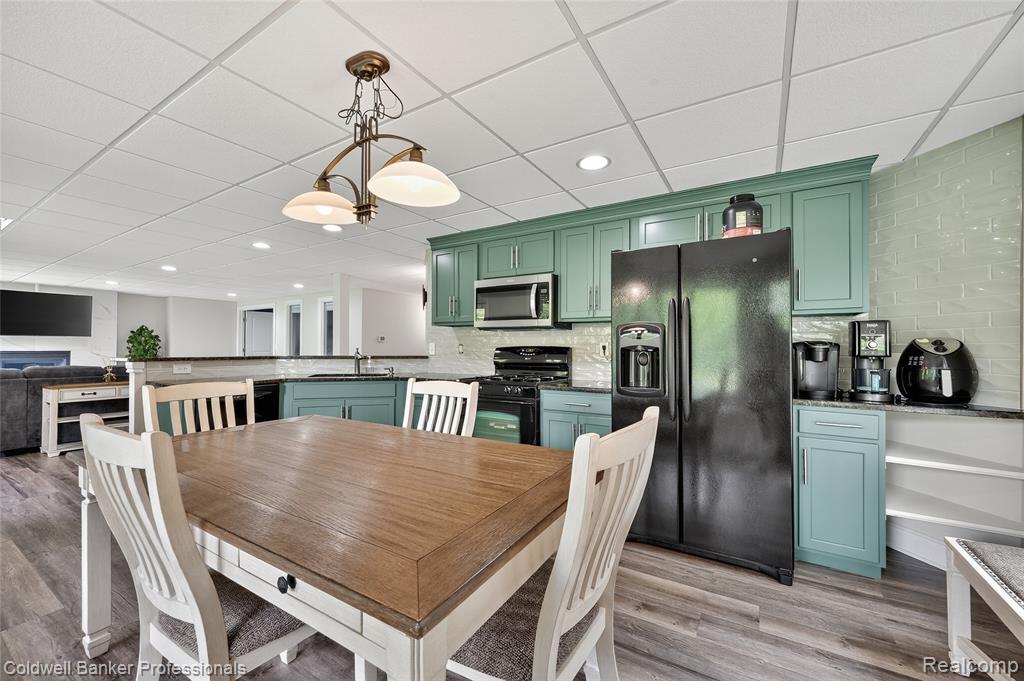668 E Buell Road, Rochester, MI 48306 — Photo 37