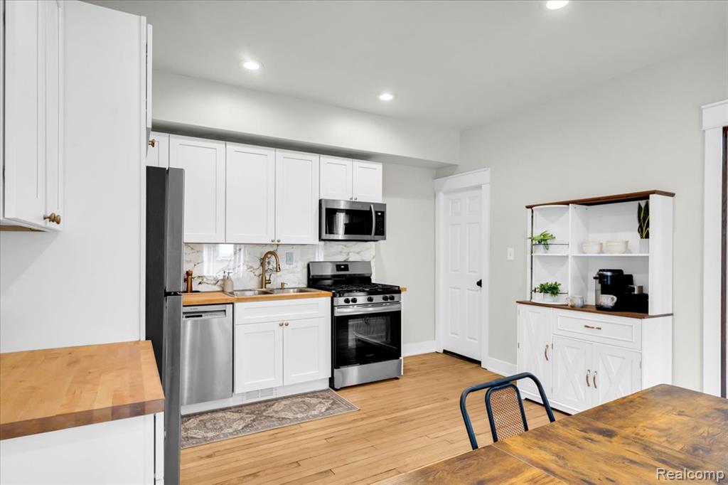 7950 E Lafayette Street, Detroit, MI 48214 — Photo 12