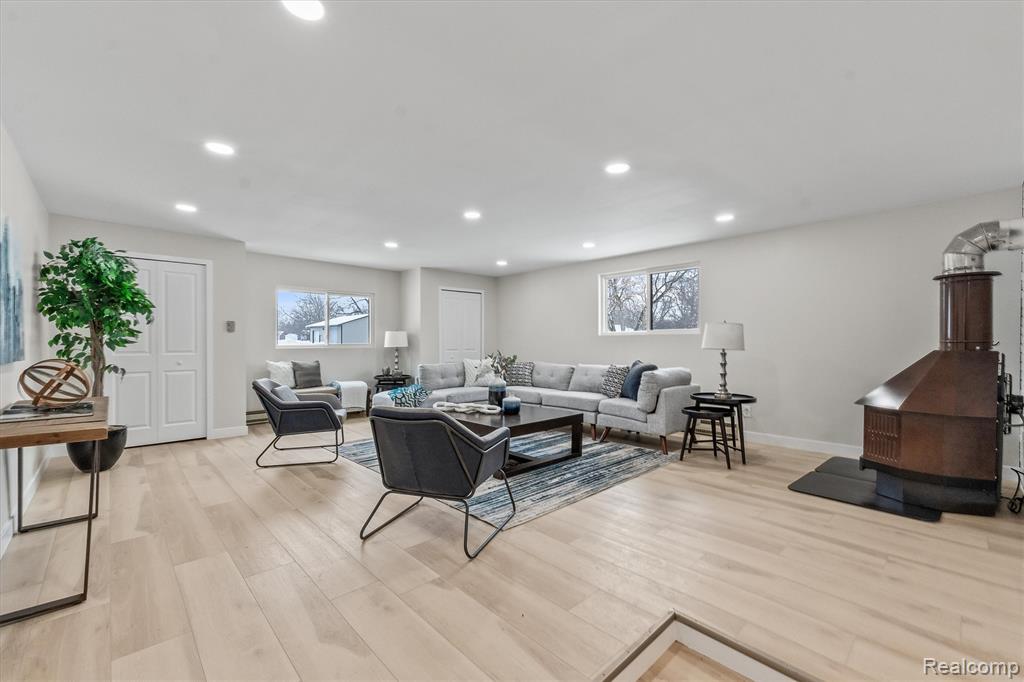 5067 Paro Drive, Flint, MI 48506 — Photo 15