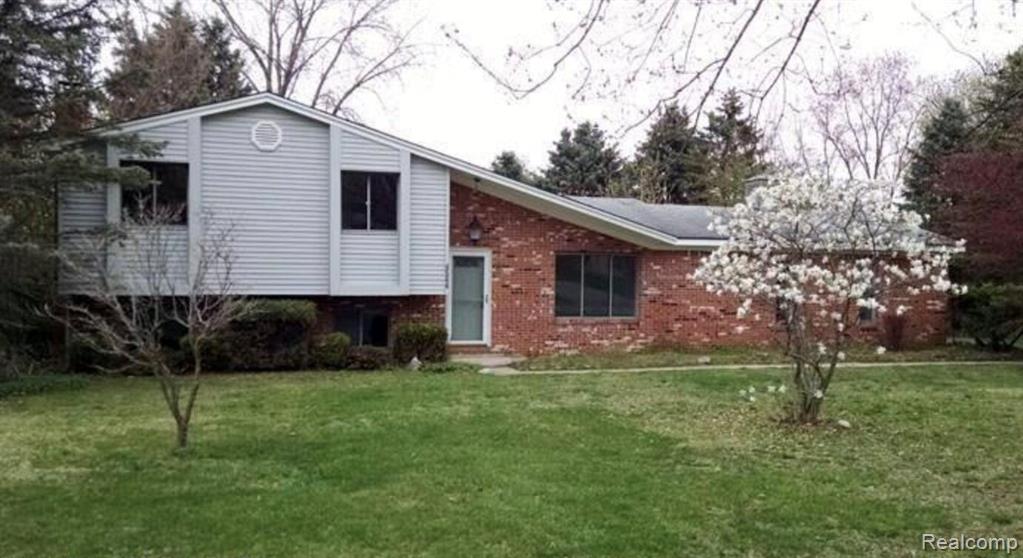 4544 Hillview Shores, Clawson, MI 48348 — front exterior