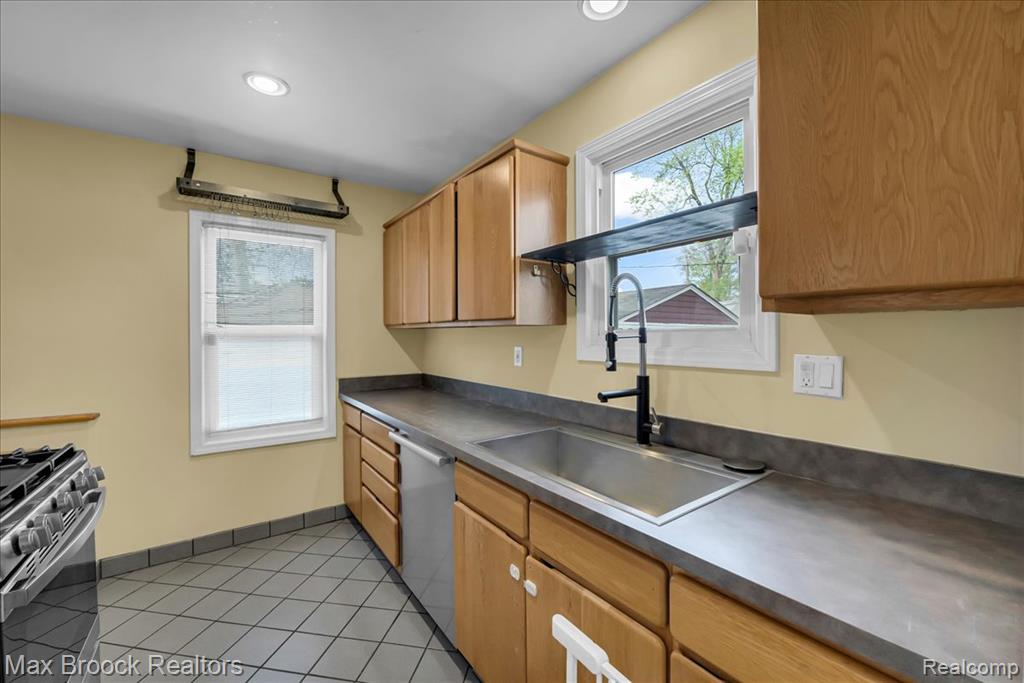 1311 Harvard Road, Berkley, MI 48072 — Photo 10