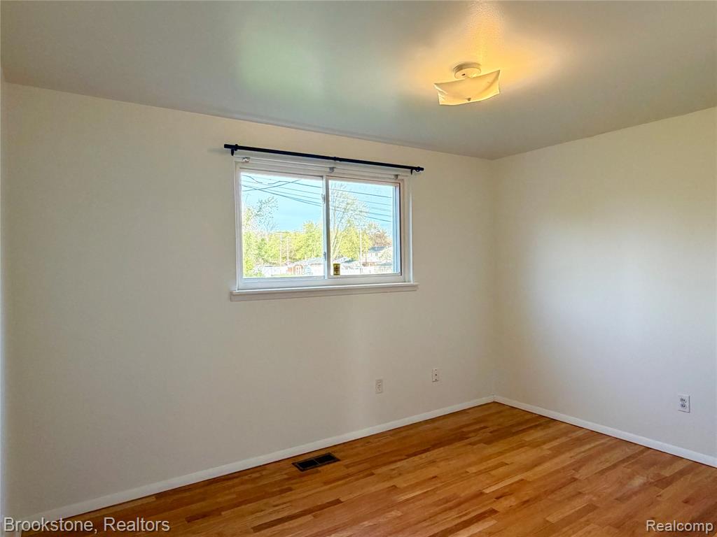 8912 Ardel Drive, Sterling Heights, MI 48314 — Photo 11