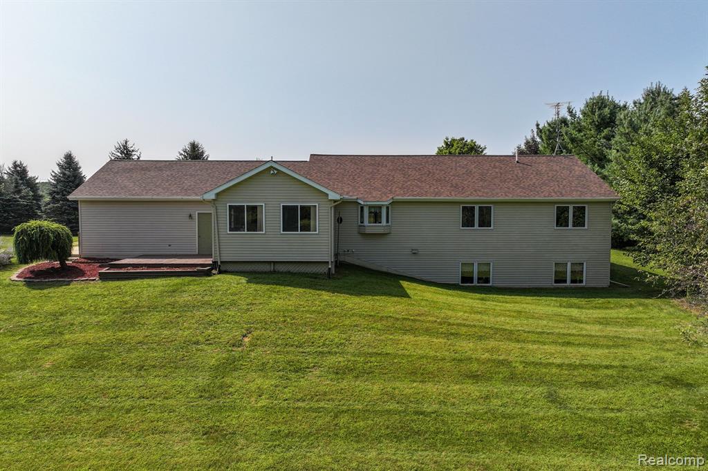 761 MELLISH Drive, Lapeer, MI 48446 — Photo 37